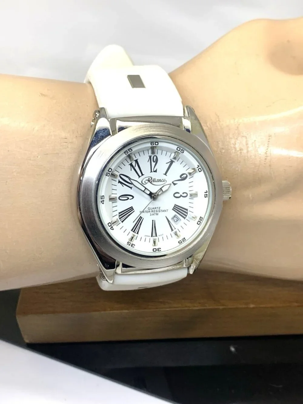 Reliance By Croton Men's Watch RE306051 Quartz White Dial Rubber Strap 42mm